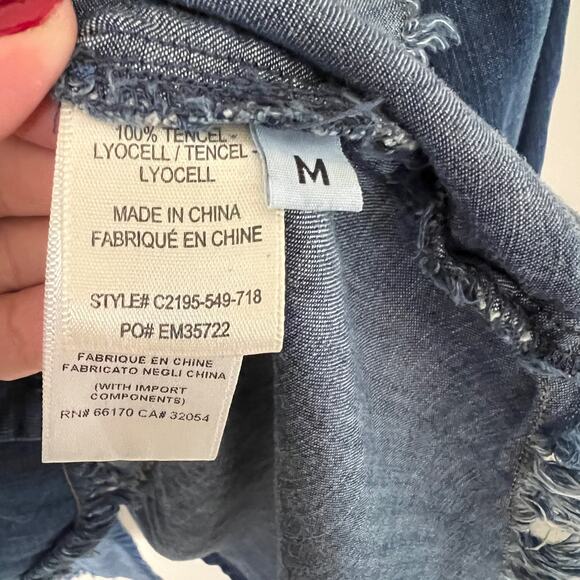 Cloth & Stone Anthropologie Chambray Split Back Raw Hem Shirt Roll Tab Size M - Picture 5 of 10